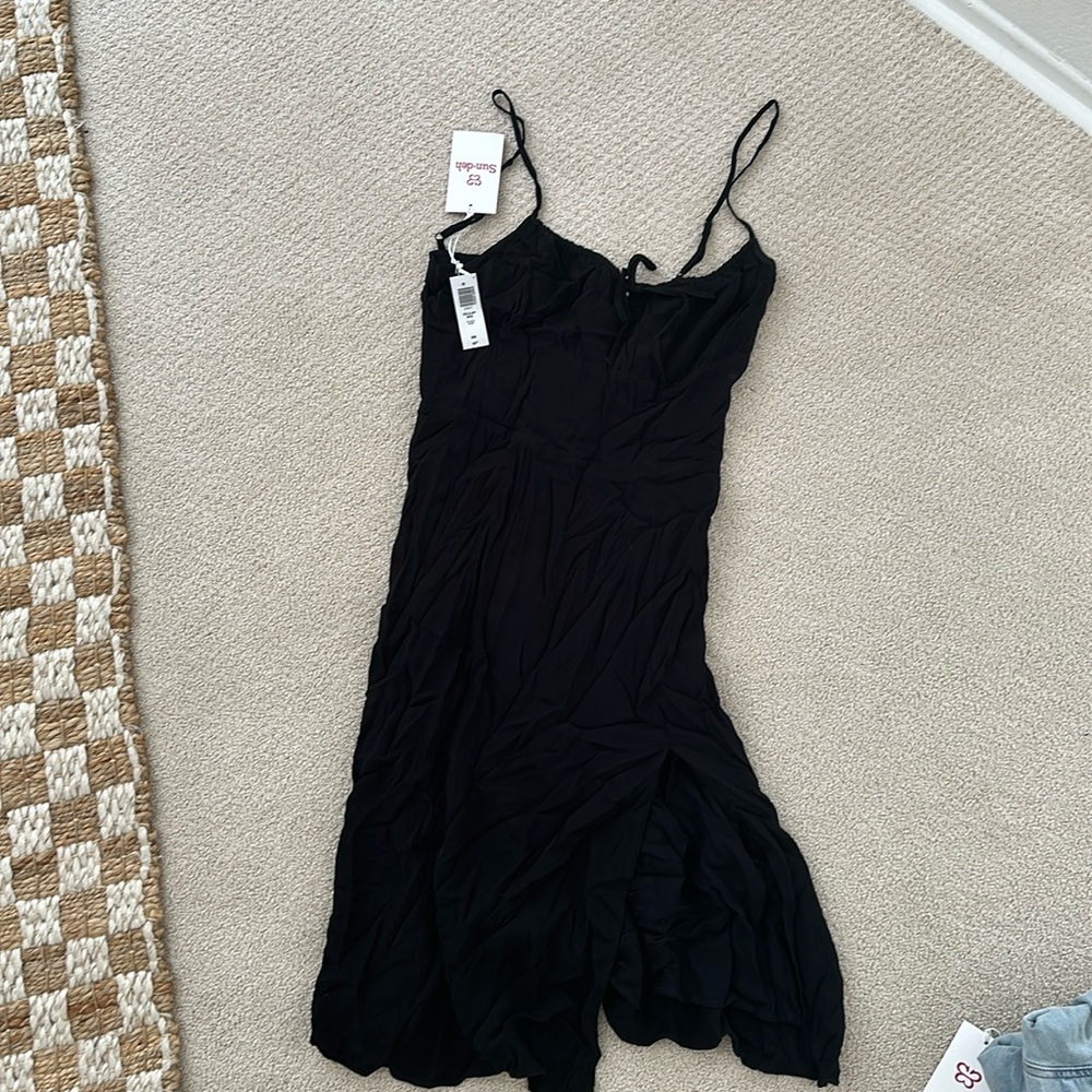 Sundeh medium black dress. BNWT. Brand aritzia
